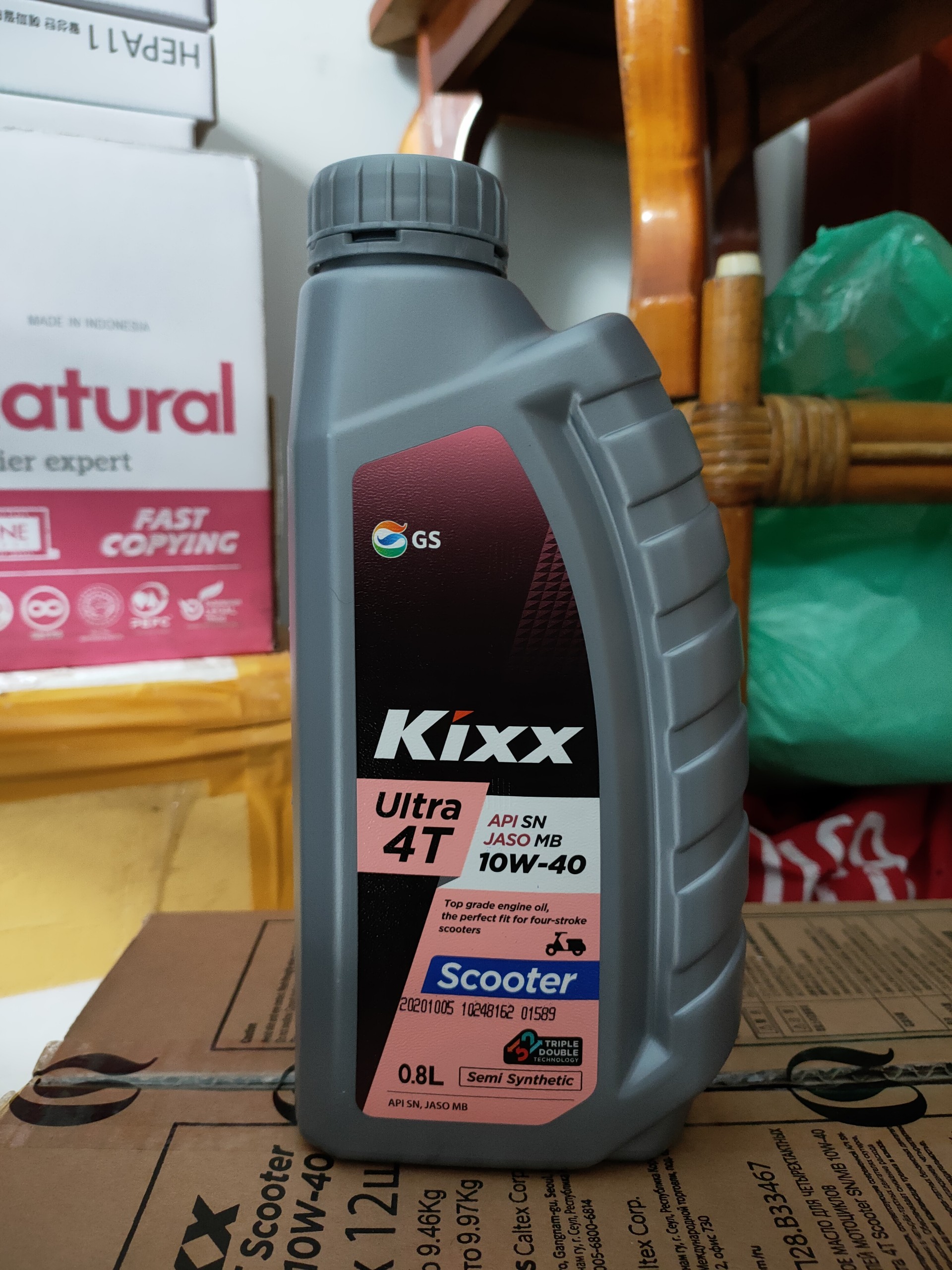 NHỚT XE TAY GA KIXX ULTRA SCOOTER 10W/40 (SN)