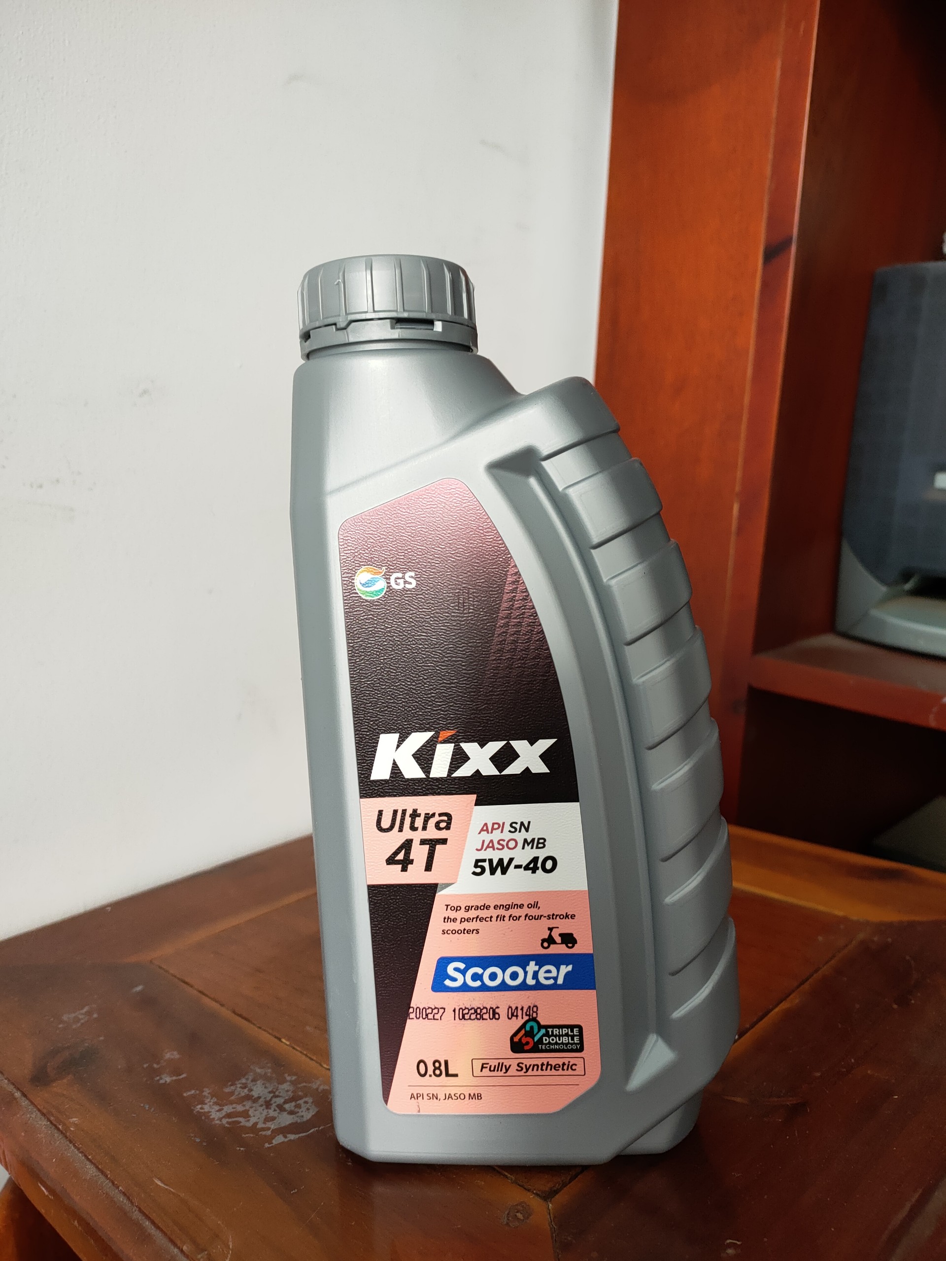 NHỚT XE TAY GA KIXX ULTRA SCOOTER 5W/40